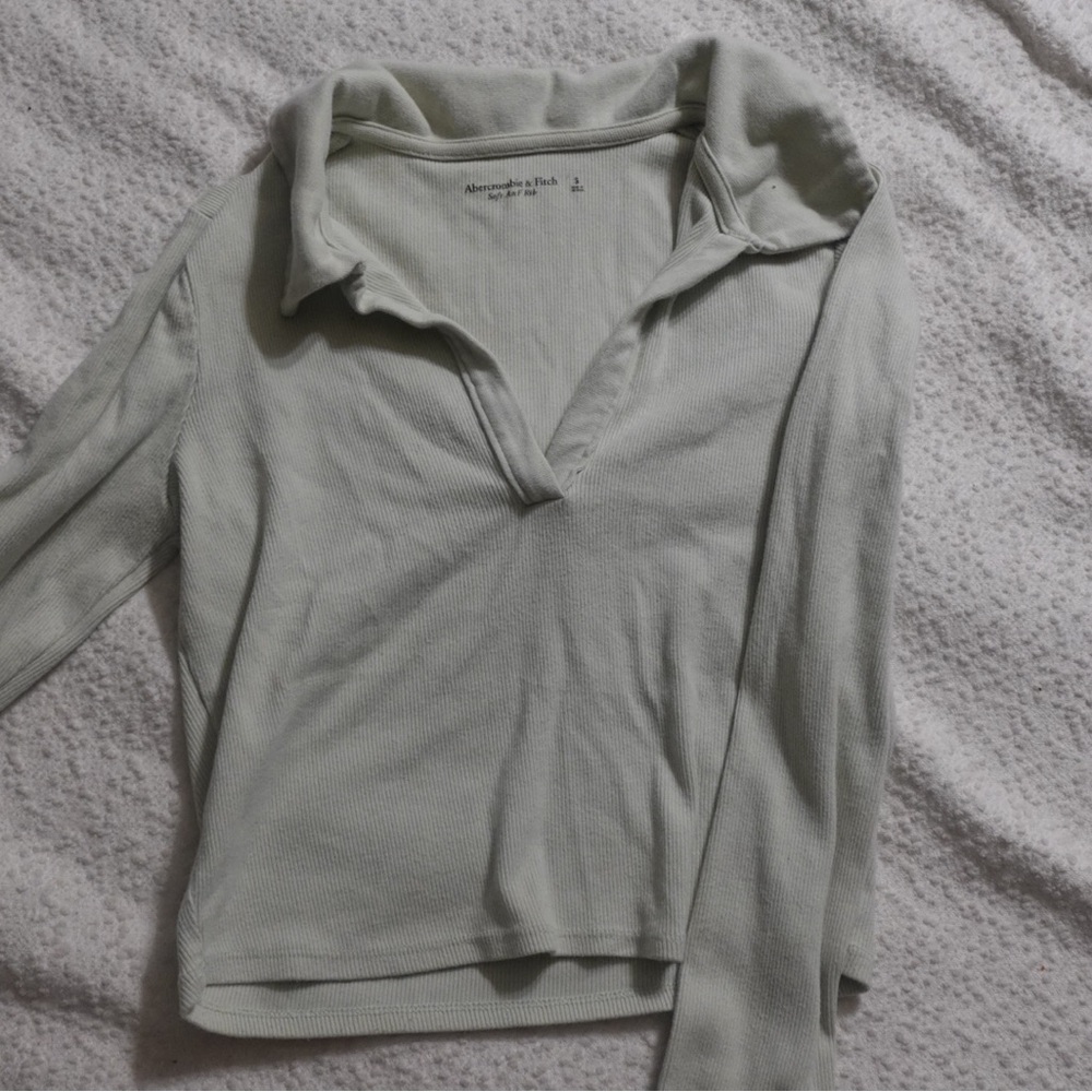 Abercrombie & Fitch Soft Green Ribbed V-Neck Top